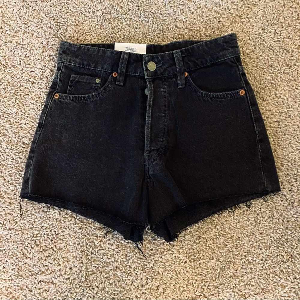 H&M vintage high rise shorts NWT ladies size 2